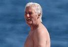Rare Paparazzi Sighting: Can You Recognize This Legendary Hollywood Actor?..